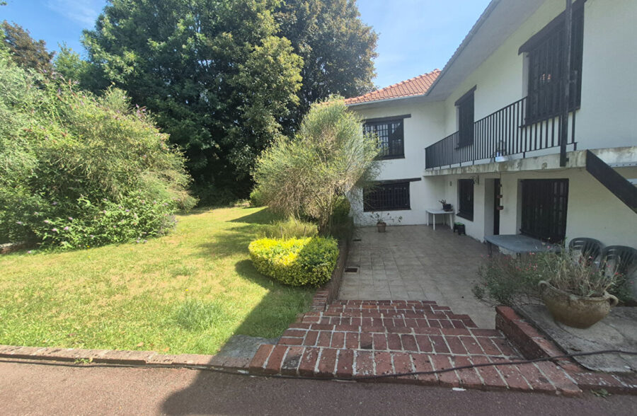 Maison Lille 6 pièce(s) 205 m2