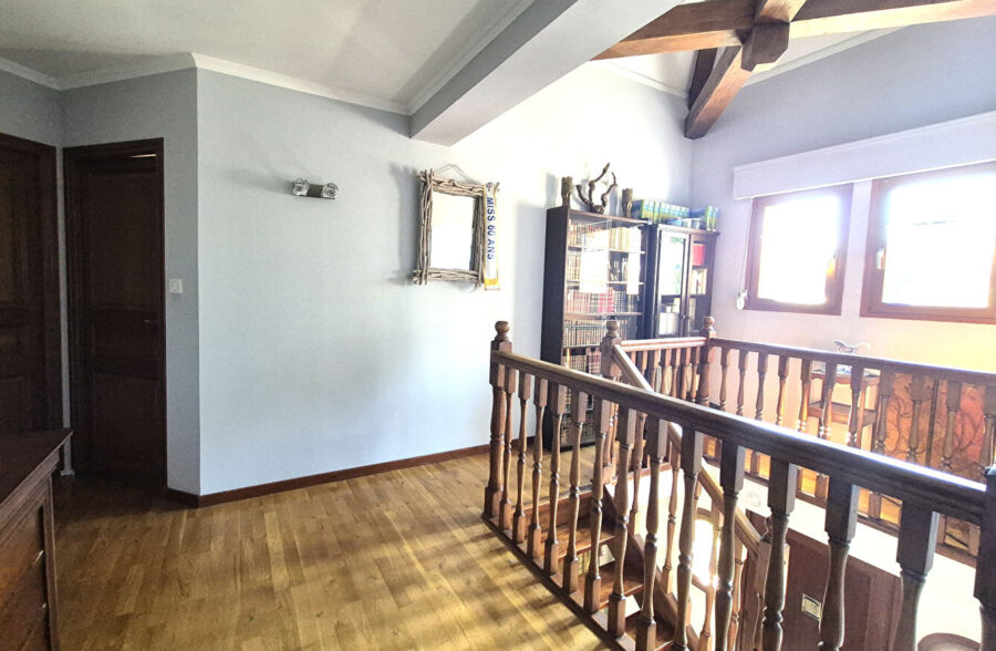 Maison 190m2  en semi plain-pied de 5 chambres
