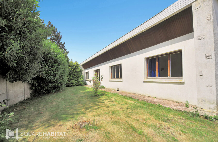 Maison individuelle de plain-pied sur grand terrain constructible