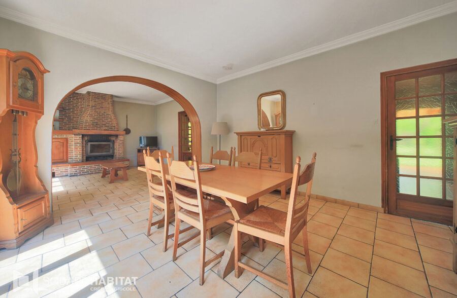 Maison individuelle de plain-pied sur grand terrain constructible