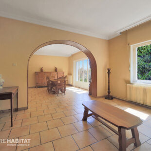 Maison individuelle de plain-pied sur grand terrain constructible