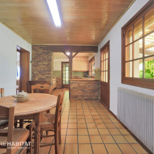 Maison individuelle de plain-pied sur grand terrain constructible