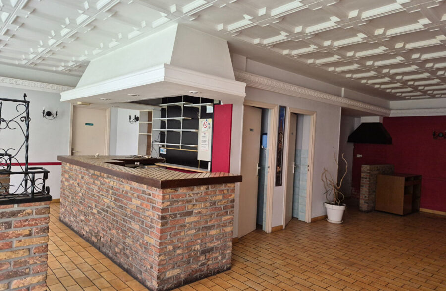 local commercial de 80 m² ( ancien restaurant)