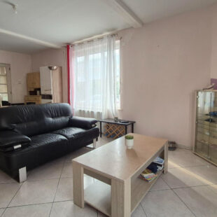 Maison avec garage, 3 chambres et extérieur