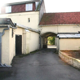 ENSEMBLE IMMOBILIER 15 pièce(s) 500 m2