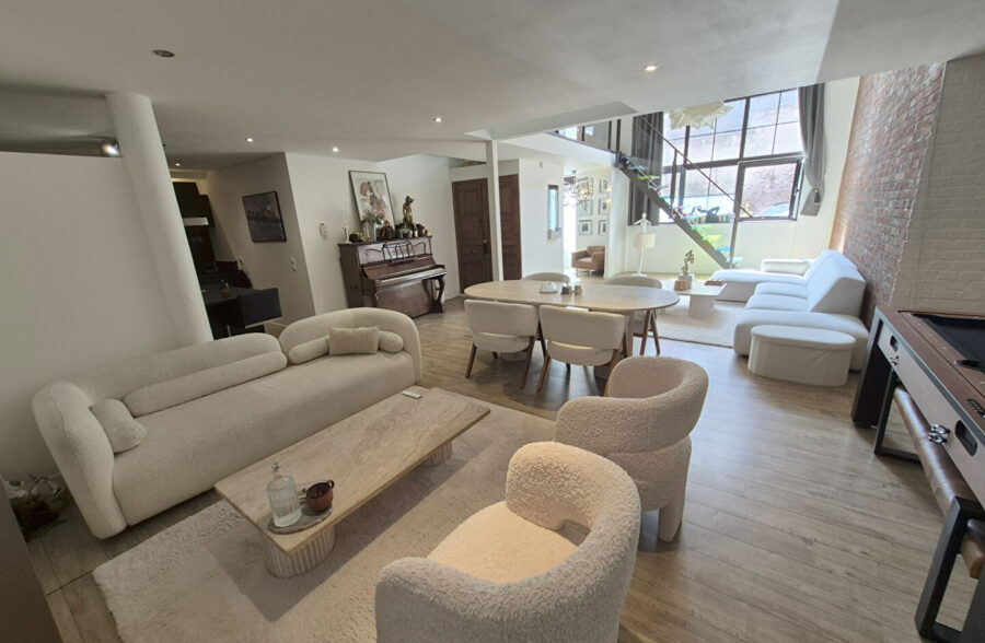 Superbe Loft T3 de 131 m² + 2 places de parking à Roubaix 229 000 € FAI!!!