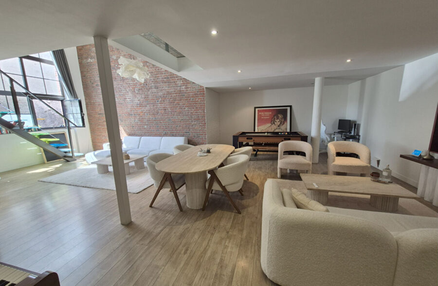 Superbe Loft T3 de 131 m² + 2 places de parking à Roubaix 229 000 € FAI!!!