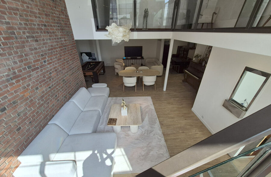 Superbe Loft T3 de 131 m² + 2 places de parking à Roubaix 229 000 € FAI!!!