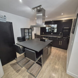 Superbe Loft T3 de 131 m² + 2 places de parking à Roubaix 229 000 € FAI!!!
