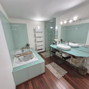 Superbe Loft T3 de 131 m² + 2 places de parking à Roubaix 229 000 € FAI!!!