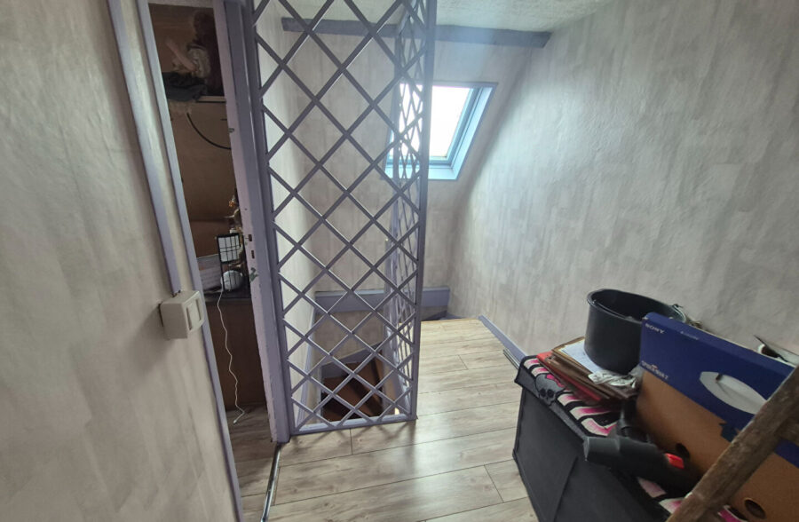 Maison Large 1930 de 92.27 m2 – 3 chambres – Terrasse – Eurotéléport
