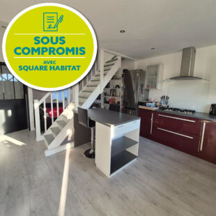 Croix, maison 2 chambres + 1 bureau, cour  Sous compromis 