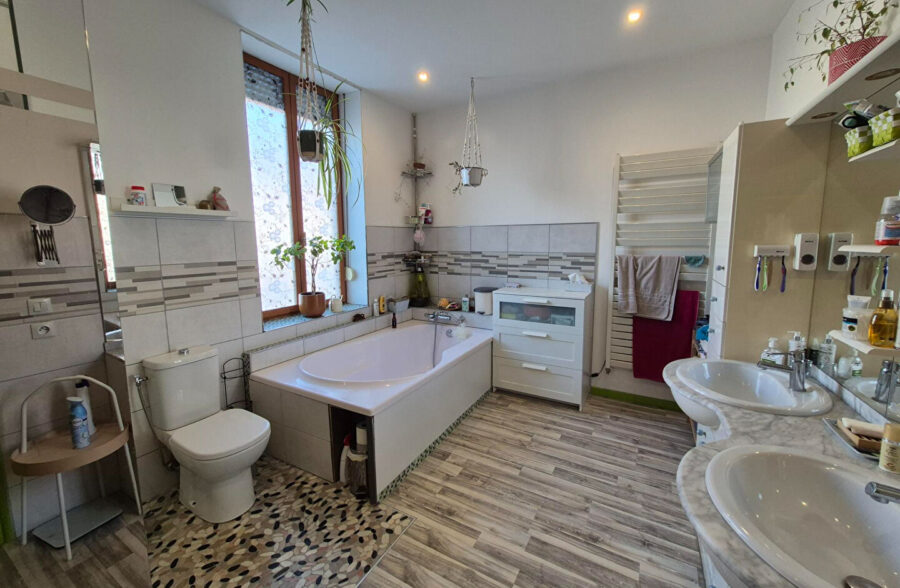 Croix, Maison de 132 m², 4 chambres + bureau, jardin  Sous compromis 