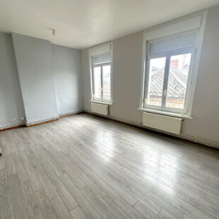 Immeuble Caudry 4 appartements, cour et garage
