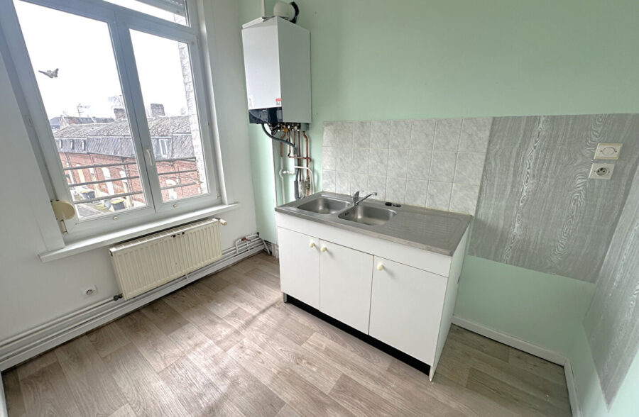 Immeuble Caudry 4 appartements, cour et garage