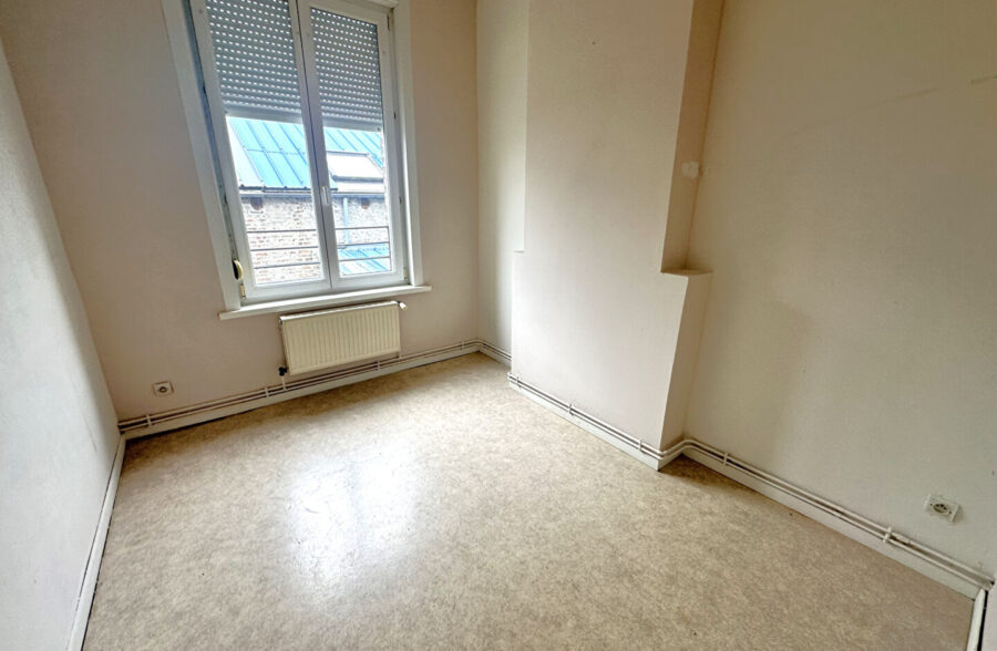 Immeuble Caudry 4 appartements, cour et garage
