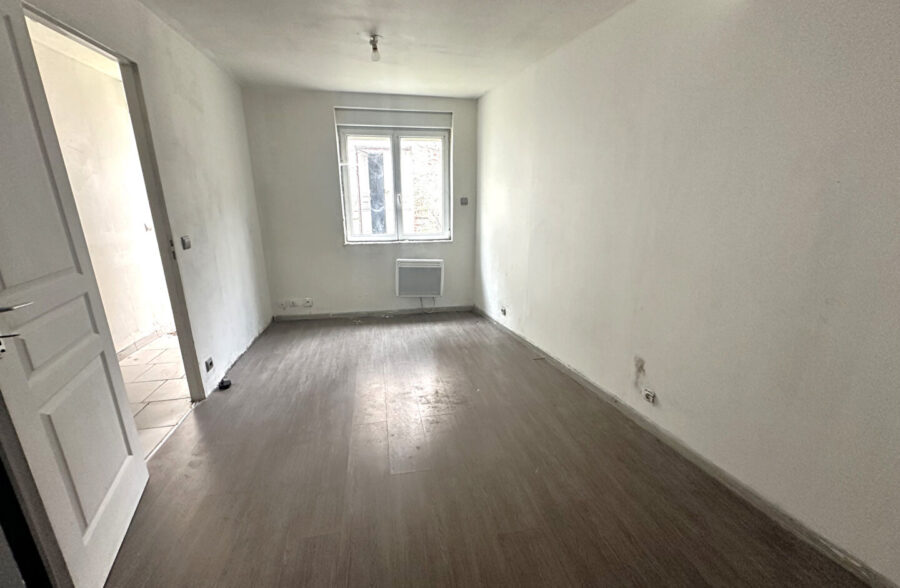 Immeuble Caudry 4 appartements, cour et garage