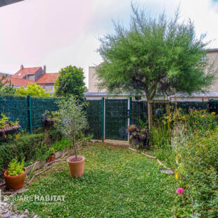 APPARTEMENT – CENTRE VILLE –  NORMES PMR – 2 CHAMBRES – JARDINS – 2 PLACES DE PARKING – CAVE