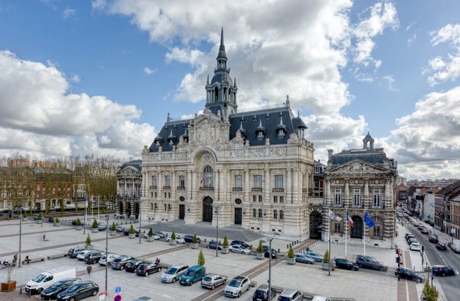 Appartement T4  à vendre !!Coeur de la ville en face de la mairie !!