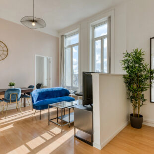 Appartement T4  à vendre !!Coeur de la ville en face de la mairie !!