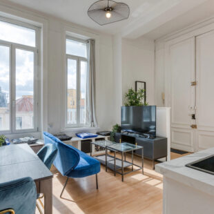 Appartement T4  à vendre !!Coeur de la ville en face de la mairie !!