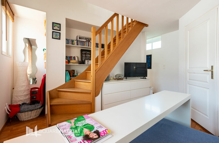 MAISON – 1 CHAMBRE  + COIN CABINE – PLACE DE STATIONNEMENT – TERRASSE