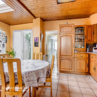 Maison de charme à deux pas de la Place du Travail – Roubaix 134 m² | 4 chambres | Jardin 70 m² | Cave saine