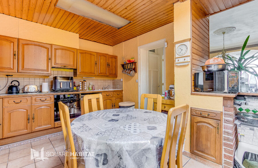Maison de charme à deux pas de la Place du Travail – Roubaix 134 m² | 4 chambres | Jardin 70 m² | Cave saine