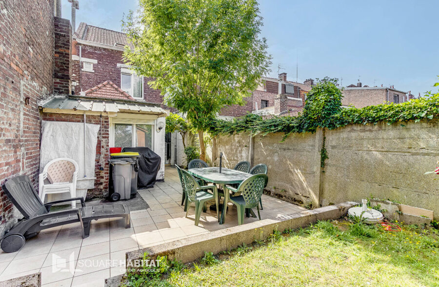 Maison de charme à deux pas de la Place du Travail – Roubaix 134 m² | 4 chambres | Jardin 70 m² | Cave saine