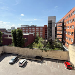 TYPE 1 AVEC PARKING PLACE DU MARECHAL LECLER-LA CATHO