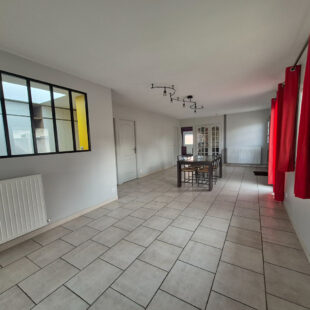 Semi plain pied Loison Sous Lens 4 pièce(s) 147 m2 , 3 chambres , jardin  , garage.