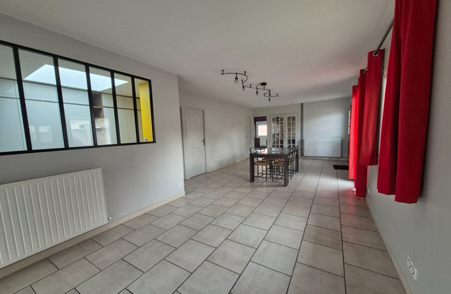 Semi plain pied Loison Sous Lens 4 pièce(s) 147 m2 , 3 chambres , jardin  , garage.