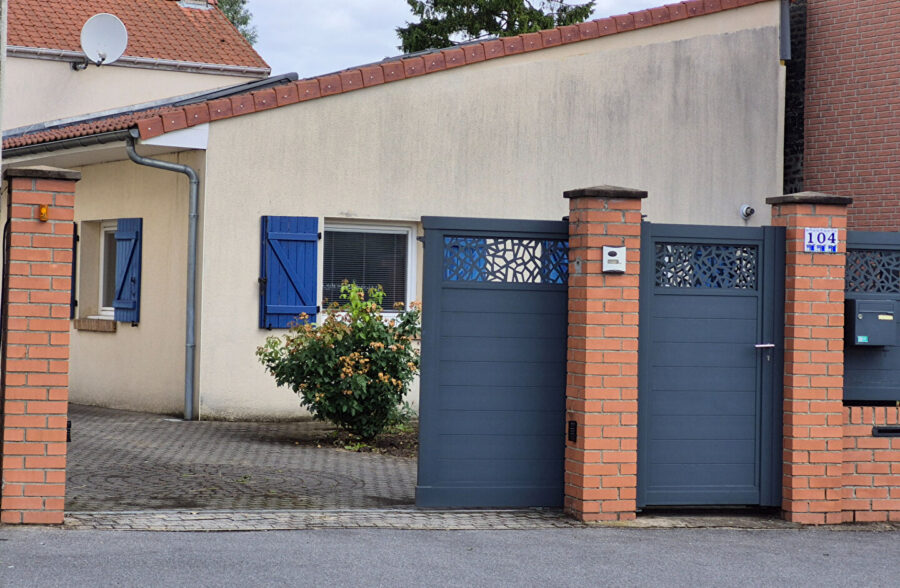 Semi plain pied Loison Sous Lens 4 pièce(s) 147 m2 , 3 chambres , jardin  , garage.