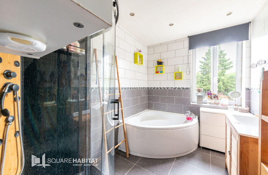 MAISON SEMI INDIVIDUELLE DE 147 M² ( 4 chambres)
