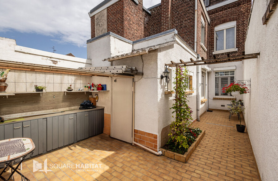 LESQUIN – MAISON – 3 CHAMBRES POSSIBILITE 5 – EXTERIEUR- GARAGE