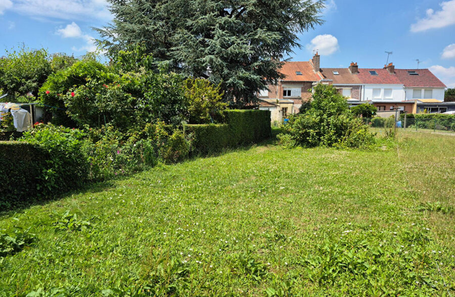 LOMME BOURG – Maison 106m2 au sol, jardin 300m2, 4 chambres