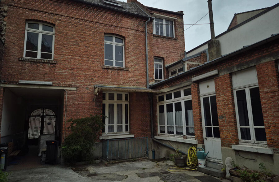 Maison bourgeoise spacieuse de 350 m²