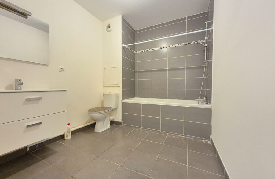 Appartement  T2 avec terrasse, parking en sous-sol