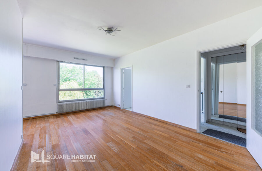 Canon d’or – Résidence prisée – appartement dernier étage avec stationnement et cave