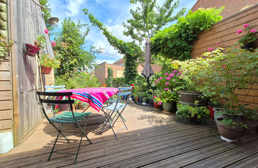 Large maison BOURGEOISE d’environ 170 m2 hab, 4 chambres, 2 sdb, jardin