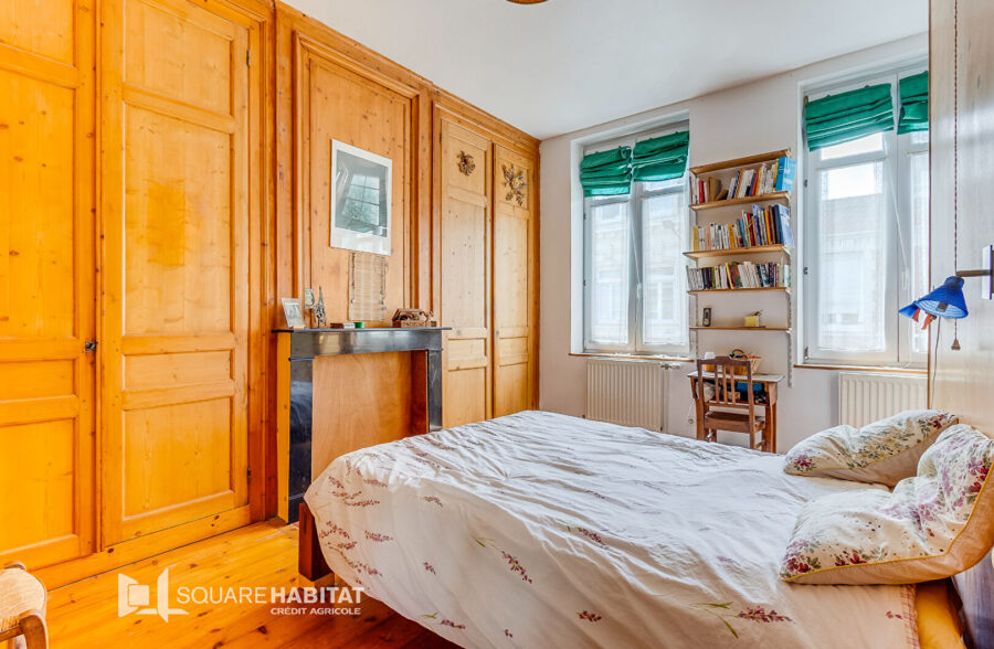 Large maison BOURGEOISE d’environ 170 m2 hab, 4 chambres, 2 sdb, jardin