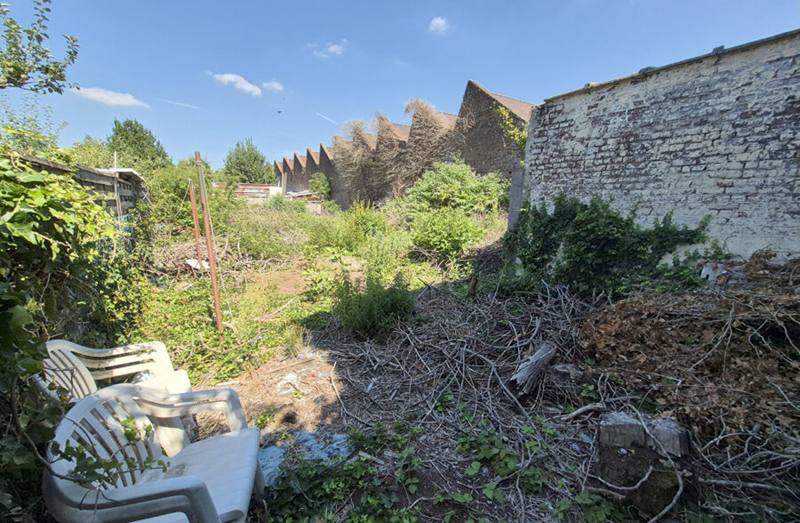 À Vendre : Spacieuse Maison 175m² 7 chambres 400m² de terrain sur Roubaix à la Limite de Wattrelos. 212 700€ FAI !!!