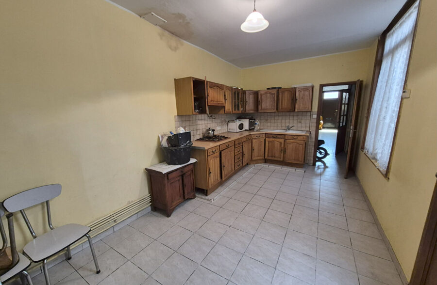 À Vendre : Spacieuse Maison 175m² 7 chambres 400m² de terrain sur Roubaix à la Limite de Wattrelos. 212 700€ FAI !!!
