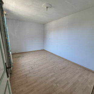 À Vendre : Spacieuse Maison 175m² 7 chambres 400m² de terrain sur Roubaix à la Limite de Wattrelos. 212 700€ FAI !!!