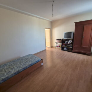 À Vendre : Spacieuse Maison 175m² 7 chambres 400m² de terrain sur Roubaix à la Limite de Wattrelos. 212 700€ FAI !!!