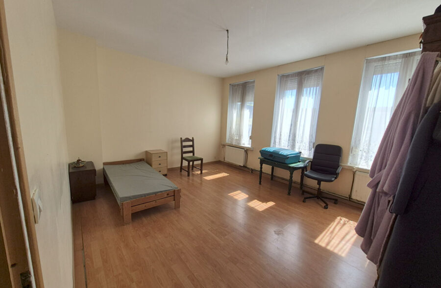 À Vendre : Spacieuse Maison 175m² 7 chambres 400m² de terrain sur Roubaix à la Limite de Wattrelos. 212 700€ FAI !!!