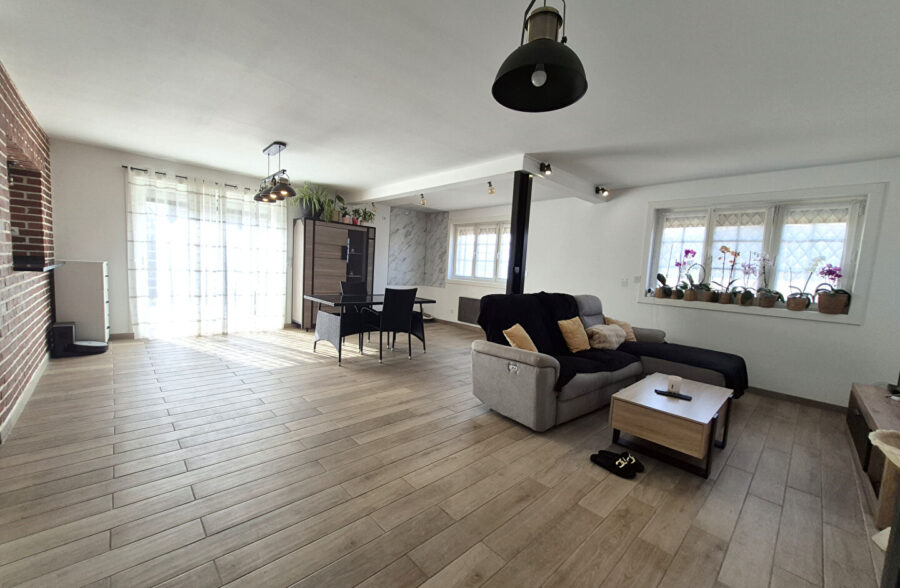 Pavillon individuel 4/5 chambres et double garage
