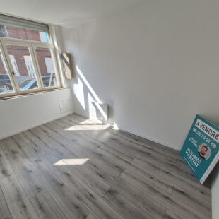 À Vendre : Maison Entièrement Rénovée en 2024 à Roubaix, 3 chambre + bureau+ 2 SDB + extérieur, 159 000€ FAI !!!