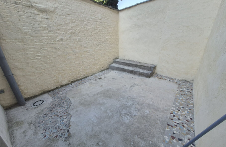 À Vendre : Maison Entièrement Rénovée en 2024 à Roubaix, 3 chambre + bureau+ 2 SDB + extérieur, 159 000€ FAI !!!