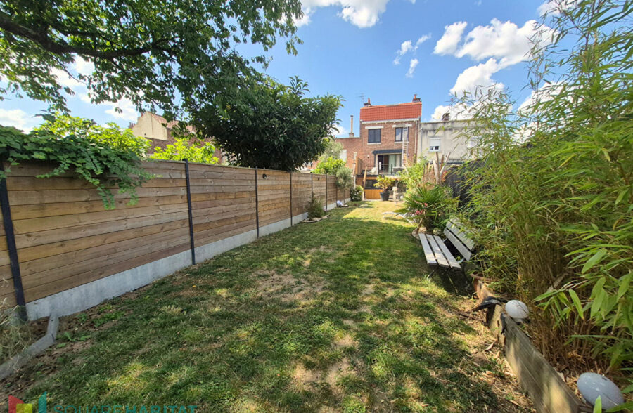 SQUARE HABITAT : MAGNIFIQUE MAISON TYPE 4 – PROCHE QUARTIER DES FLEURS RONCHIN – TERRASSE – JARDIN – GARAGE – CUISINE EXTERIEURE